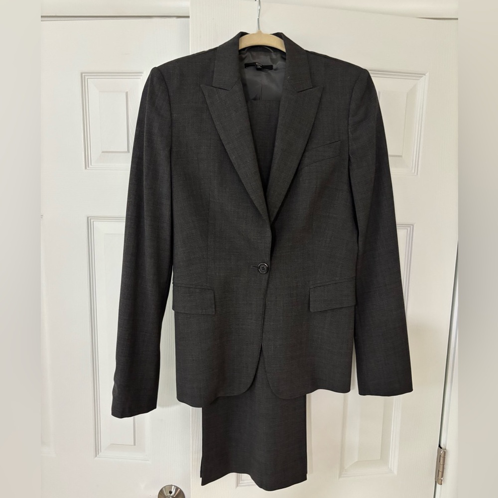 Hugo Boss US8 charcoal gray suit